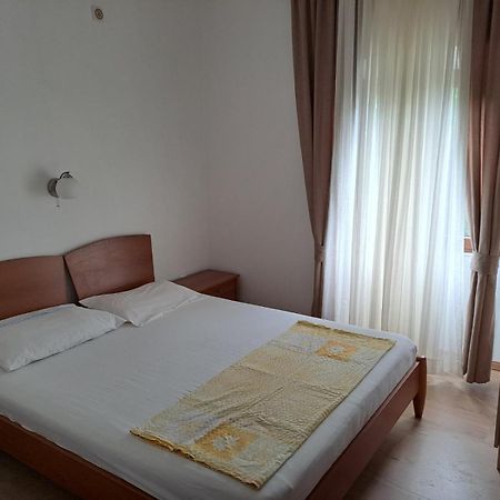 Apartments Petrovic Tivat Bagian luar foto