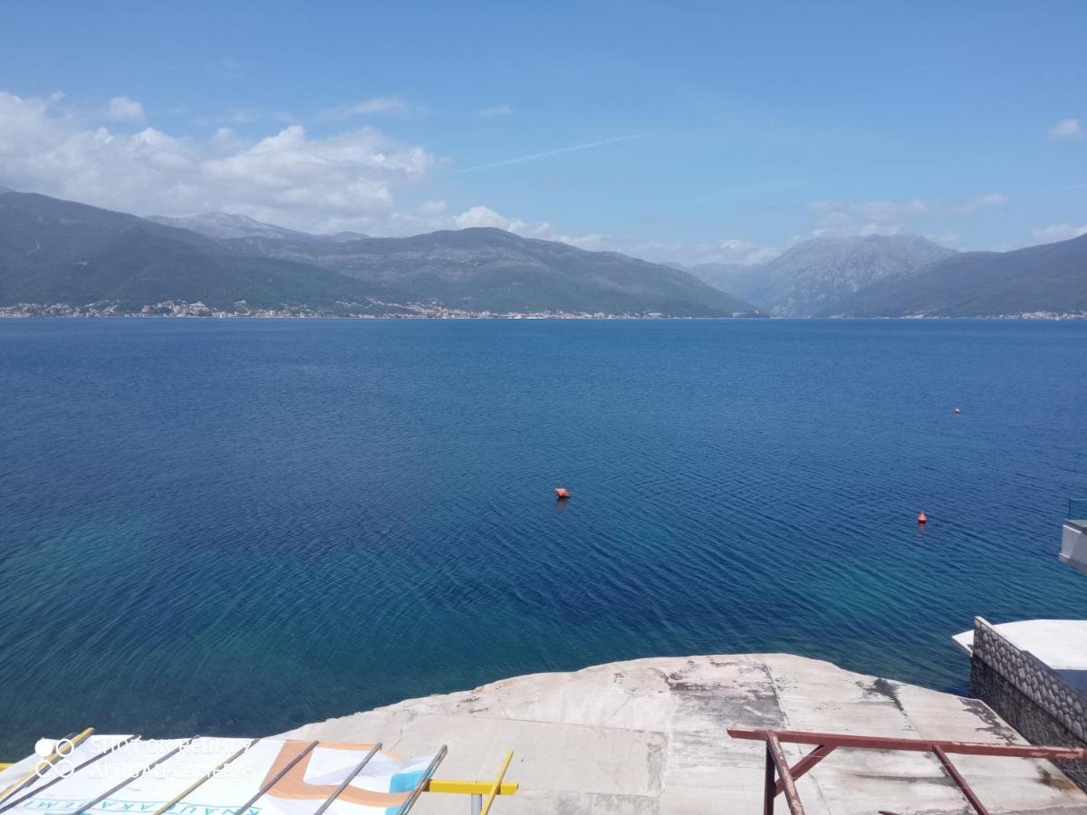 Apartments Petrovic Tivat Bagian luar foto