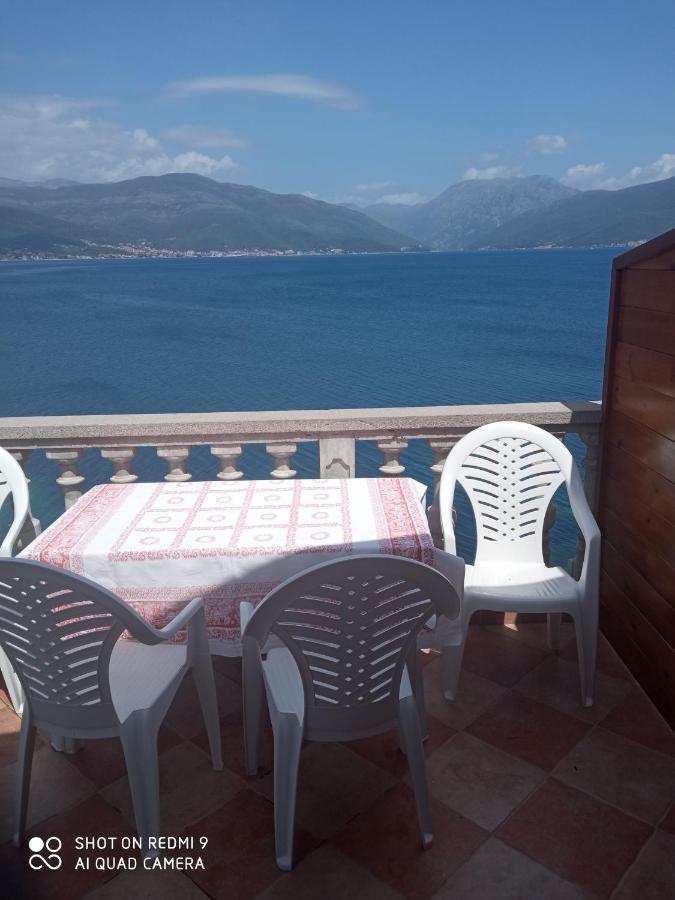 Apartments Petrovic Tivat Bagian luar foto