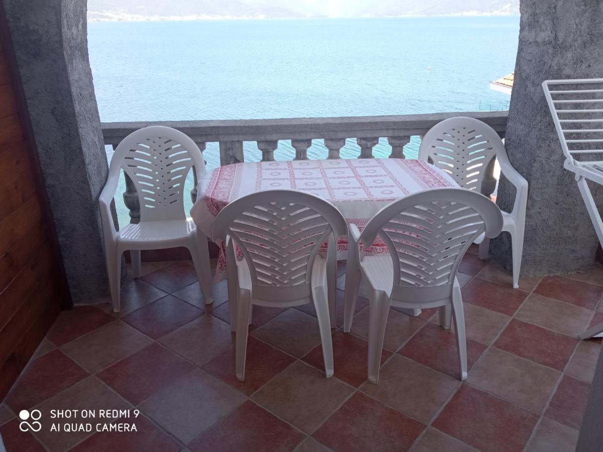 Apartments Petrovic Tivat Bagian luar foto