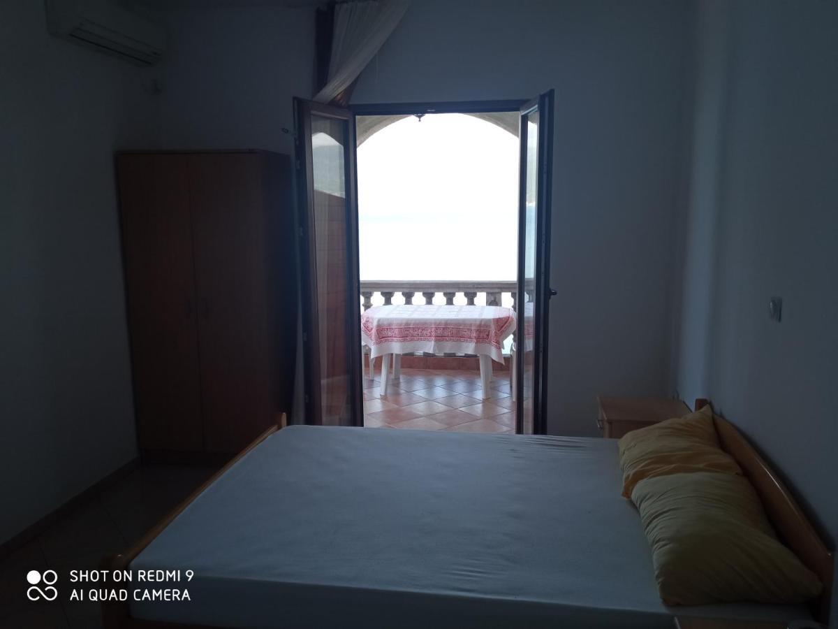 Apartments Petrovic Tivat Bagian luar foto