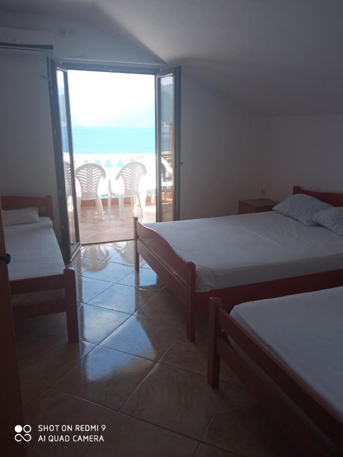 Apartments Petrovic Tivat Bagian luar foto