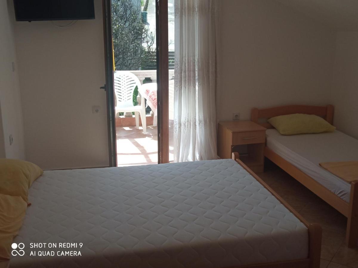 Apartments Petrovic Tivat Bagian luar foto