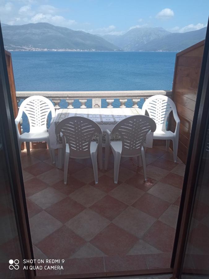 Apartments Petrovic Tivat Bagian luar foto