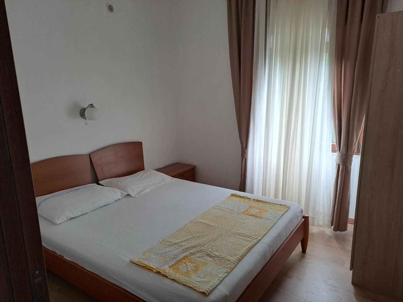 Apartments Petrovic Tivat Bagian luar foto