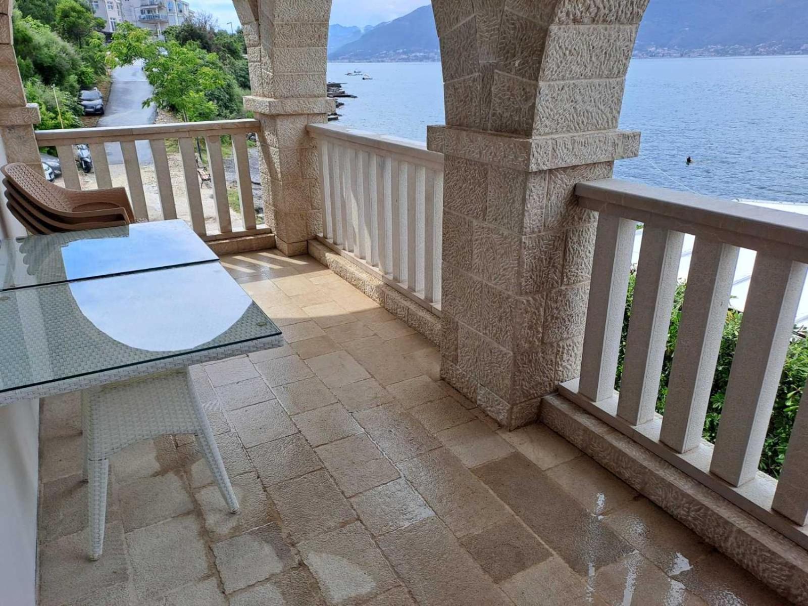 Apartments Petrovic Tivat Bagian luar foto
