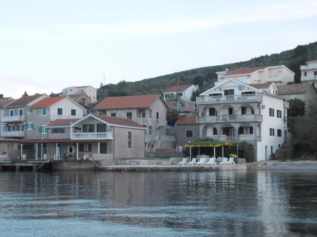 Apartments Petrovic Tivat Bagian luar foto